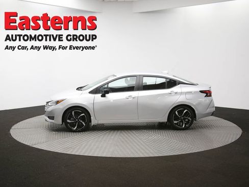 Used 2025 Nissan Versa SR w/ Trunk Package image 58