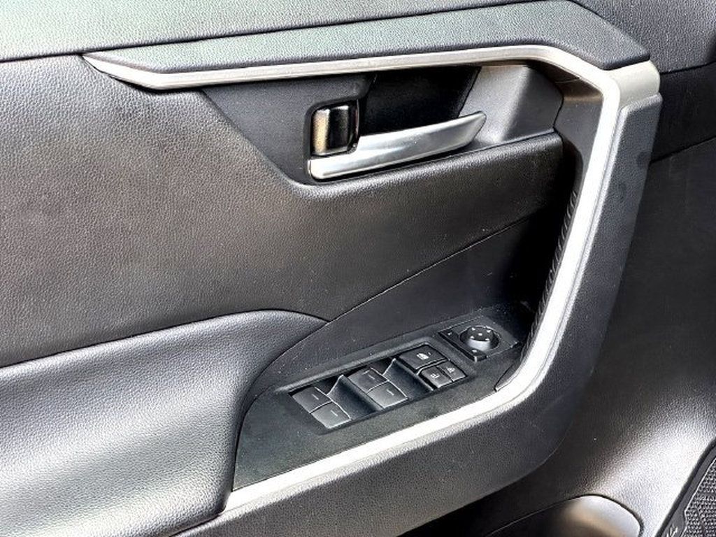 Certified 2025 Toyota RAV4 XLE AWD/4WD image 11