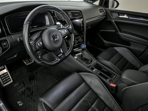 Used 2019 Volkswagen Golf 4-Door image 16