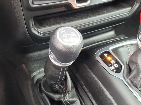 Used 2025 Jeep Wrangler Unlimited Sahara AWD/4WD image 22