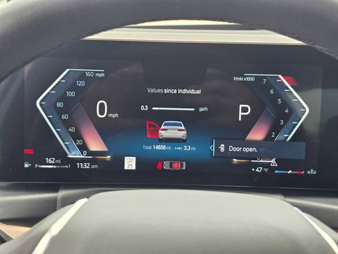 Used 2023 BMW 330i Sedan w/ Premium Package image 25