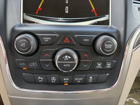 Used 2017 Jeep Grand Cherokee Overland AWD/4WD image 28