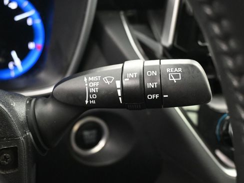 Used 2022 Toyota Corolla Cross XLE w/ Convenience Package image 17