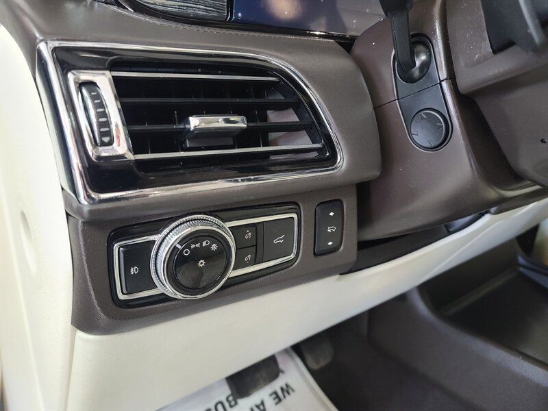 Used 2020 Lincoln Navigator L Black Label AWD/4WD image 10