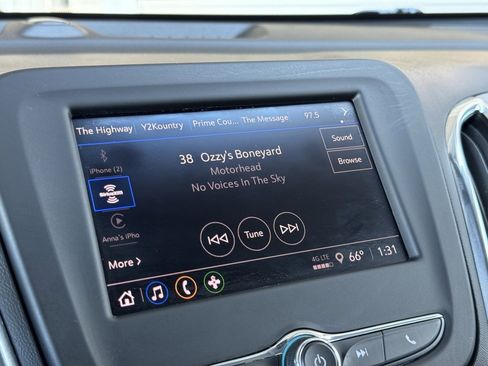 Used 2023 Chevrolet Equinox LT w/ Driver Convenience Package image 24