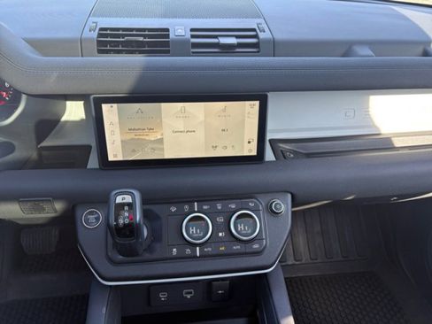 Used 2023 Land Rover Defender 110 S image 20