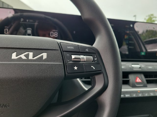 New 2026 Kia K4 FWD image 16