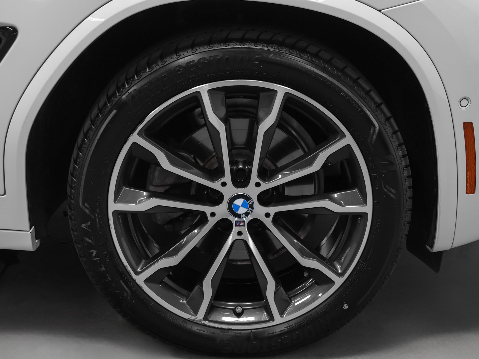 Used 2023 BMW X4 xDrive30i w/ M Sport Package AWD/4WD image 15