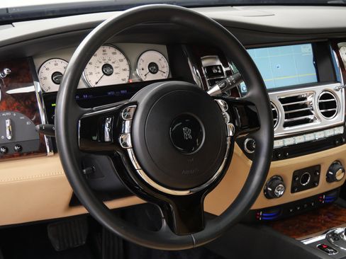 Used 2013 Rolls-Royce Ghost image 15