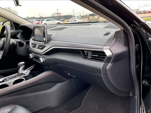 Used 2024 Nissan Altima 2.5 SR FWD image 14