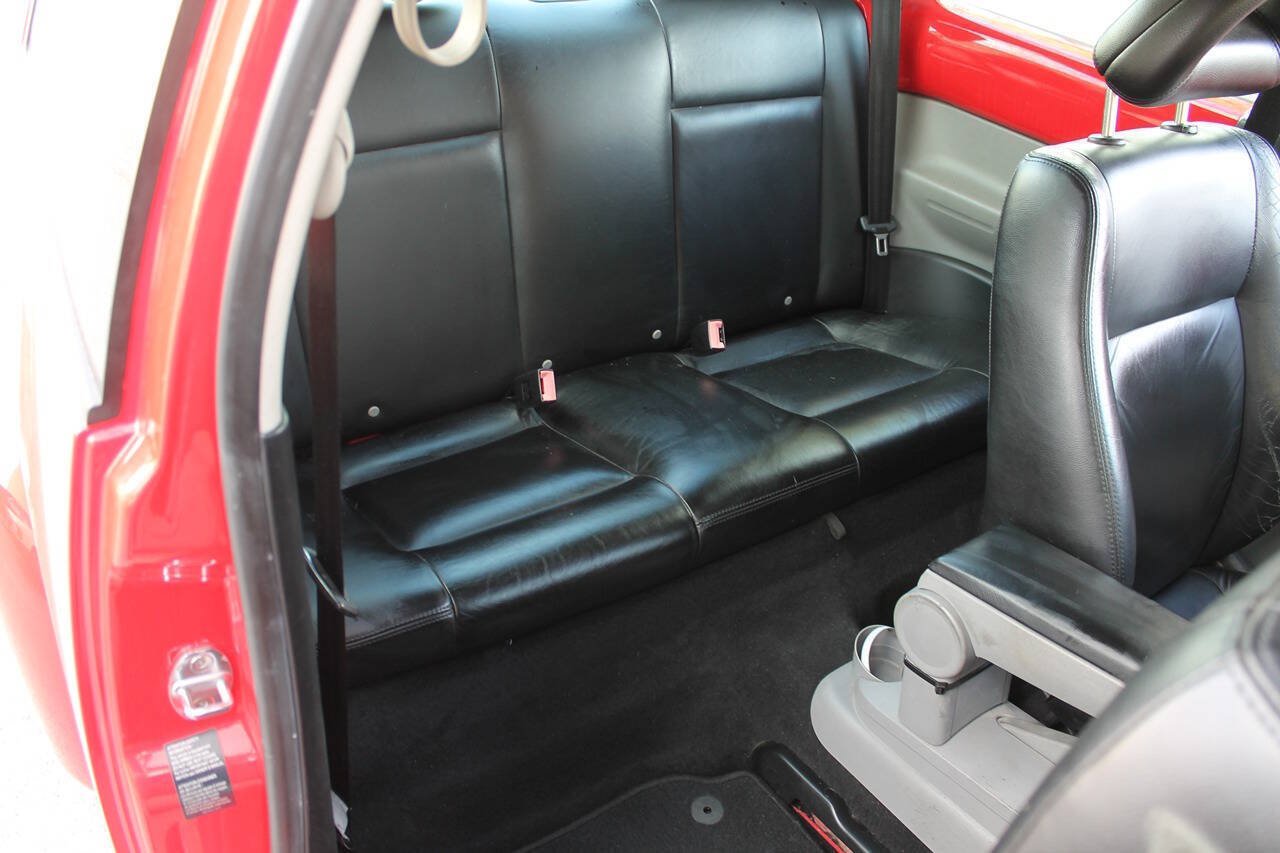 Used 2001 Volkswagen Beetle Sport FWD image 26