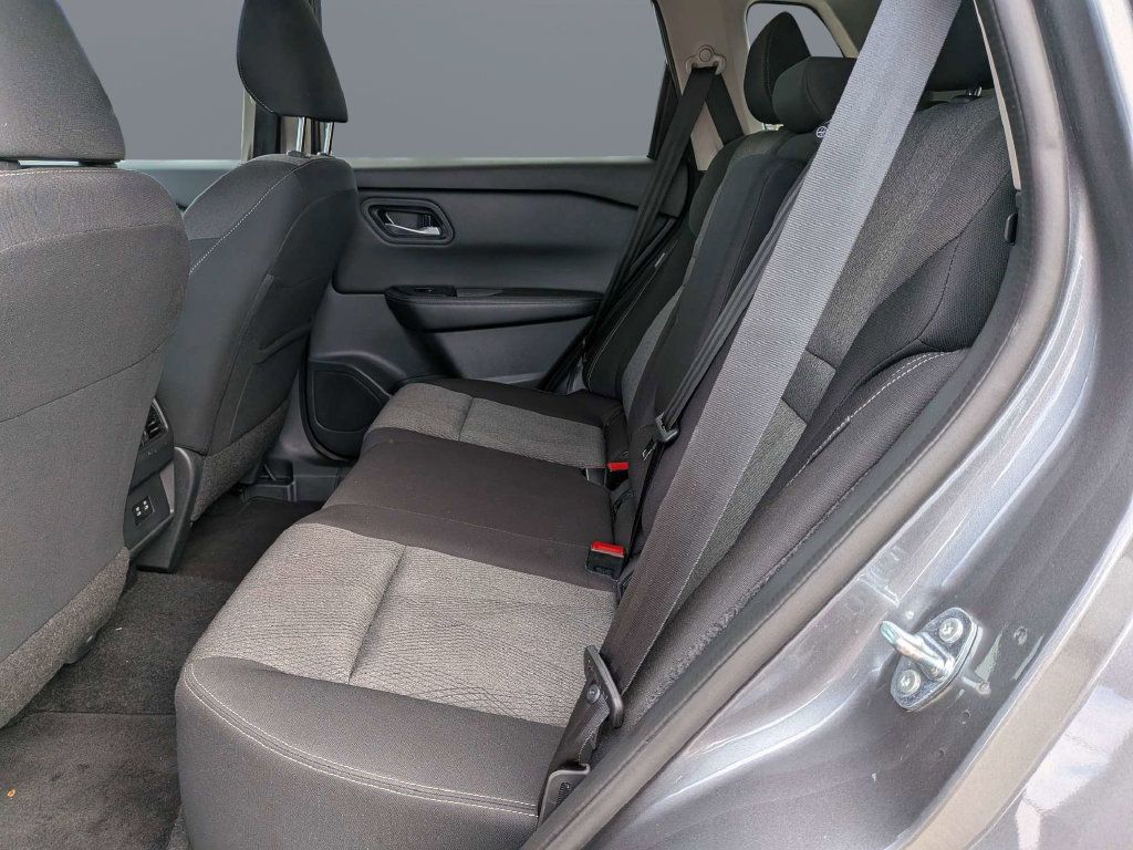 Used 2025 Nissan Rogue SV AWD/4WD image 15
