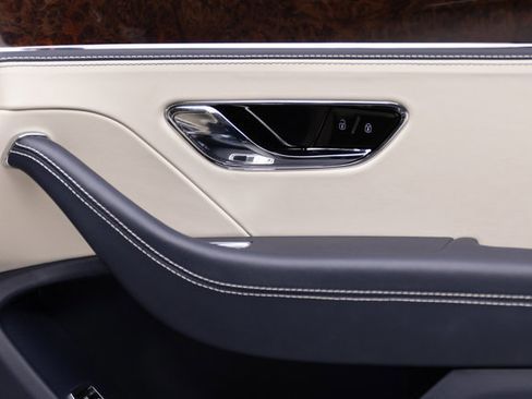 Used 2021 Bentley Flying Spur W12 image 55