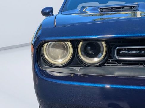 Used 2015 Dodge Challenger SXT RWD image 10