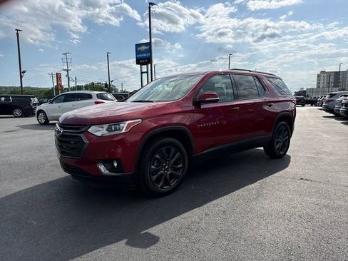 Used 2020 Chevrolet Traverse RS w/ LPO, Floor Liner Package FWD image 7