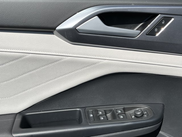 New 2026 Volkswagen Taos SEL AWD/4WD image 17