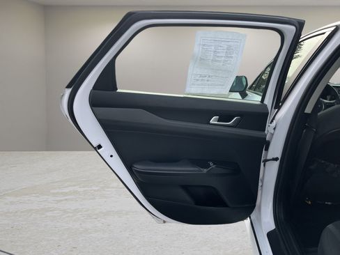 Used 2022 Kia K5 LXS image 25