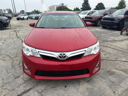 Used 2014 Toyota Camry XLE FWD image 2