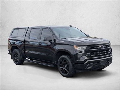 Used 2022 Chevrolet Silverado 1500 RST image 3
