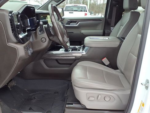 Certified 2022 Chevrolet Silverado 1500 LTZ w/ Z71 Off-Road Package image 8