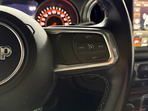 Used 2020 Jeep Wrangler Unlimited Sahara image 31