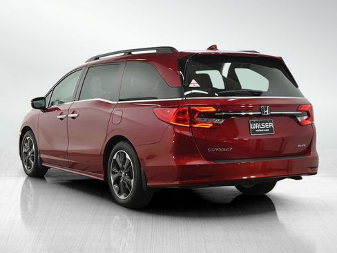 Used 2023 Honda Odyssey Elite image 3