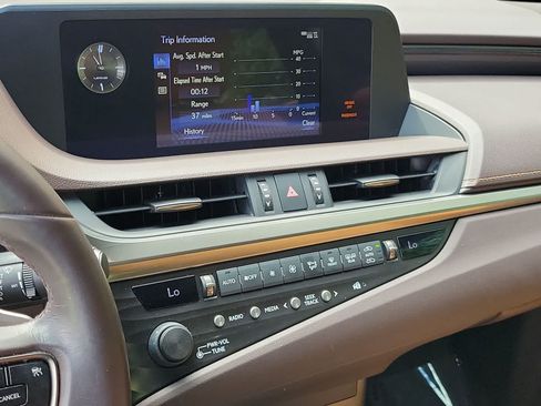 Used 2019 Lexus ES 350 w/ Accessory Package 2 FWD image 24