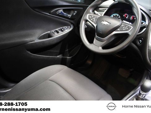 Used 2022 Chevrolet Malibu LT FWD image 10