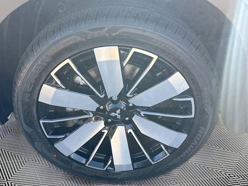 New 2026 Mitsubishi Outlander SE image 32