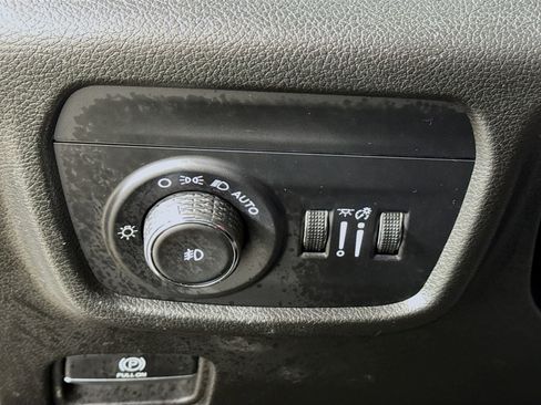 Used 2024 Jeep Grand Cherokee L Limited w/ Luxury Tech Group II image 14