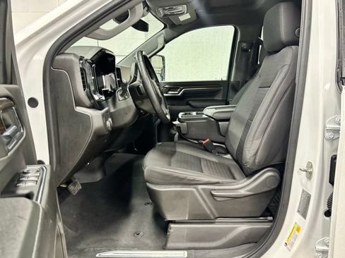 Used 2024 Chevrolet Silverado 2500 LT AWD/4WD image 16