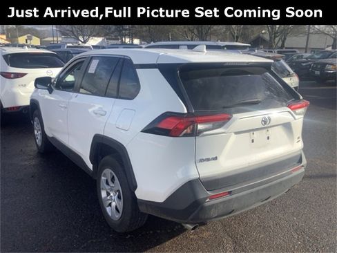 Certified 2024 Toyota RAV4 LE image 1