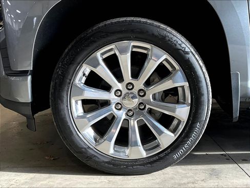 Used 2020 Chevrolet Silverado 1500 High Country w/ Technology Package image 7