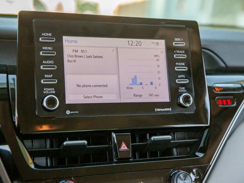 Used 2023 Toyota Camry SE image 16