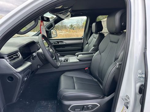 New 2026 Jeep Grand Wagoneer 4WD image 14