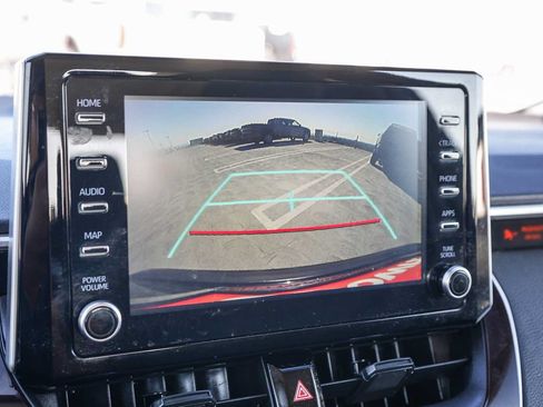 Used 2020 Toyota Corolla LE FWD image 21