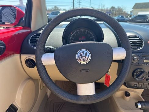 Used 2007 Volkswagen Beetle Convertible w/ Package 1 FWD image 19