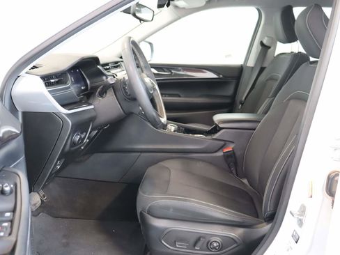 Used 2023 Jeep Grand Cherokee L Laredo w/ Trailer Tow Group (B) AWD/4WD image 8