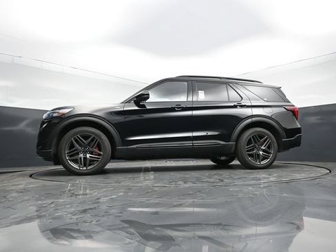 Used 2025 Ford Explorer ST-Line w/ ST-Line Street Pack AWD/4WD image 54