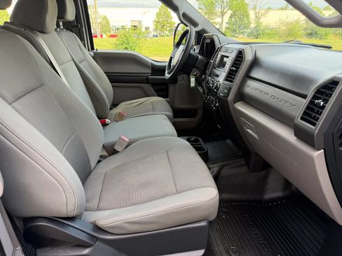 Used 2017 Ford F250 XL w/ Power Equipment Group AWD/4WD image 11
