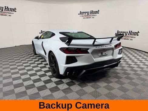 Used 2021 Chevrolet Corvette Stingray w/ Z51 Performance Package image 7