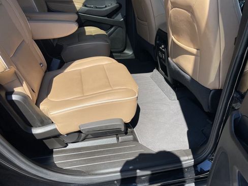 Used 2023 Chevrolet Traverse Premier w/ LPO, Cargo Package image 35