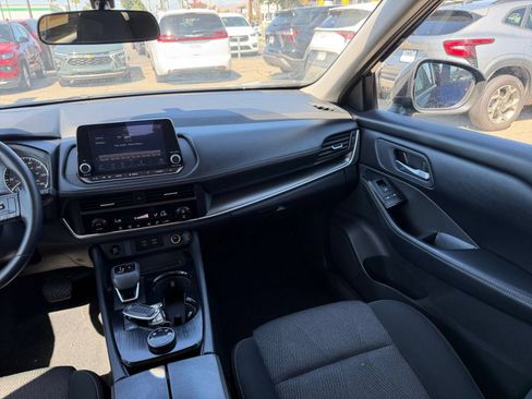 Used 2025 Nissan Rogue SV AWD/4WD image 36