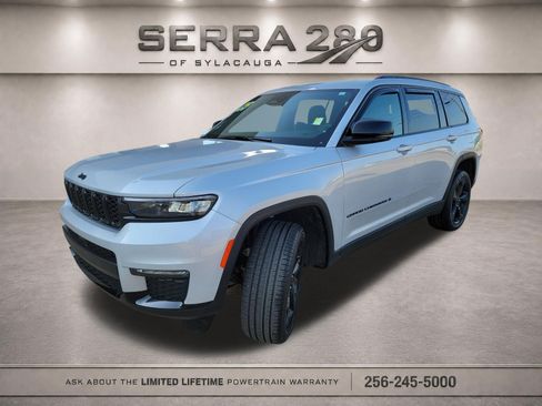 Used 2025 Jeep Grand Cherokee L Limited w/ Black Appearance Package RWD image 3
