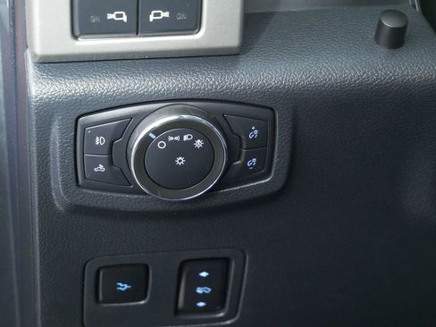 Used 2022 Ford F350 Lariat w/ Tremor Off-Road Package AWD/4WD image 24