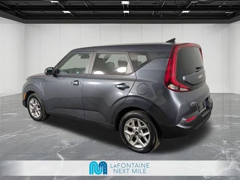 Used 2022 Kia Soul LX w/ Technology Package image 3