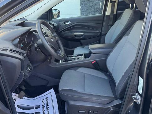 Used 2018 Ford Escape SE FWD image 15