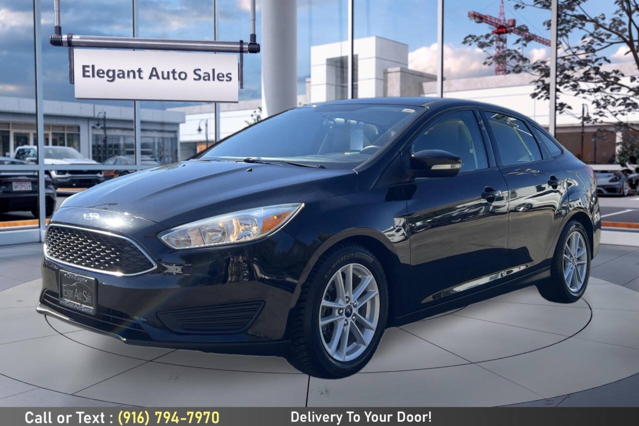 Used 2018 Ford Focus SE w/ Cold Weather Package FWD image 9