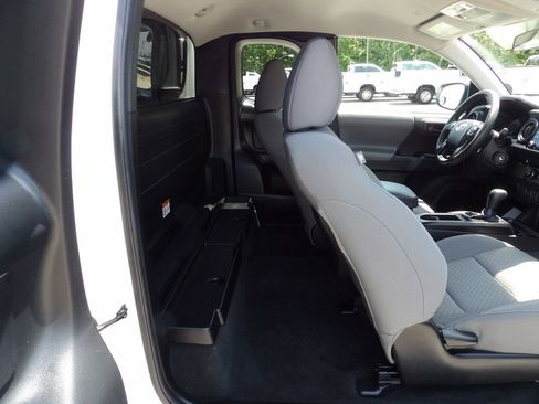 Used 2022 Toyota Tacoma SR RWD image 31