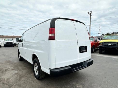 Used 2018 Chevrolet Express 2500 w/ Driver Convenience Package image 8